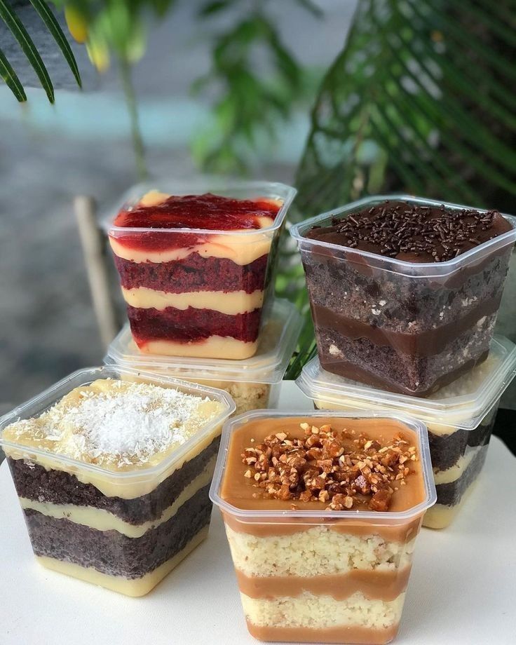 Potes de bolo em vários sabores